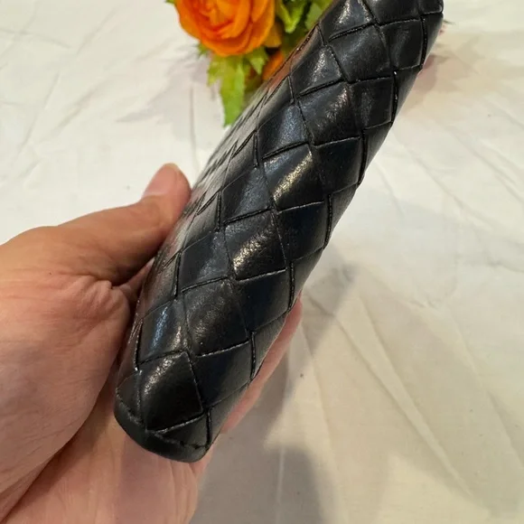 Authentic Bottega Veneta Black Woven Leather Wallet - Picture 5 of 15